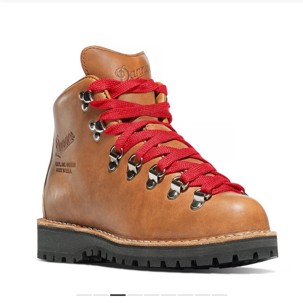 Danner Mountain Light Cascade Hiking Boot, Size 7.5, EUC